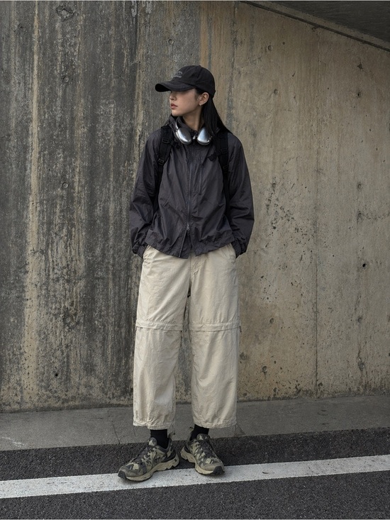 Columbia Sportswear Company Pants - Vintage Columbia Convertible Cargo Pants in Light Beige gorpcore outdoor sporty